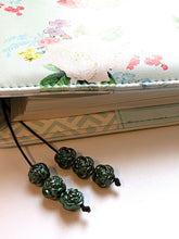 Load image into Gallery viewer, String of Roses Planner Jewel